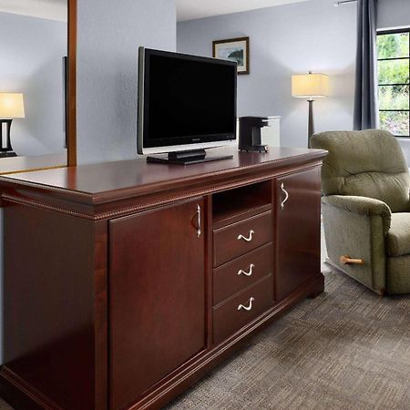 Days Inn By Wyndham Iron Mountain Extérieur photo