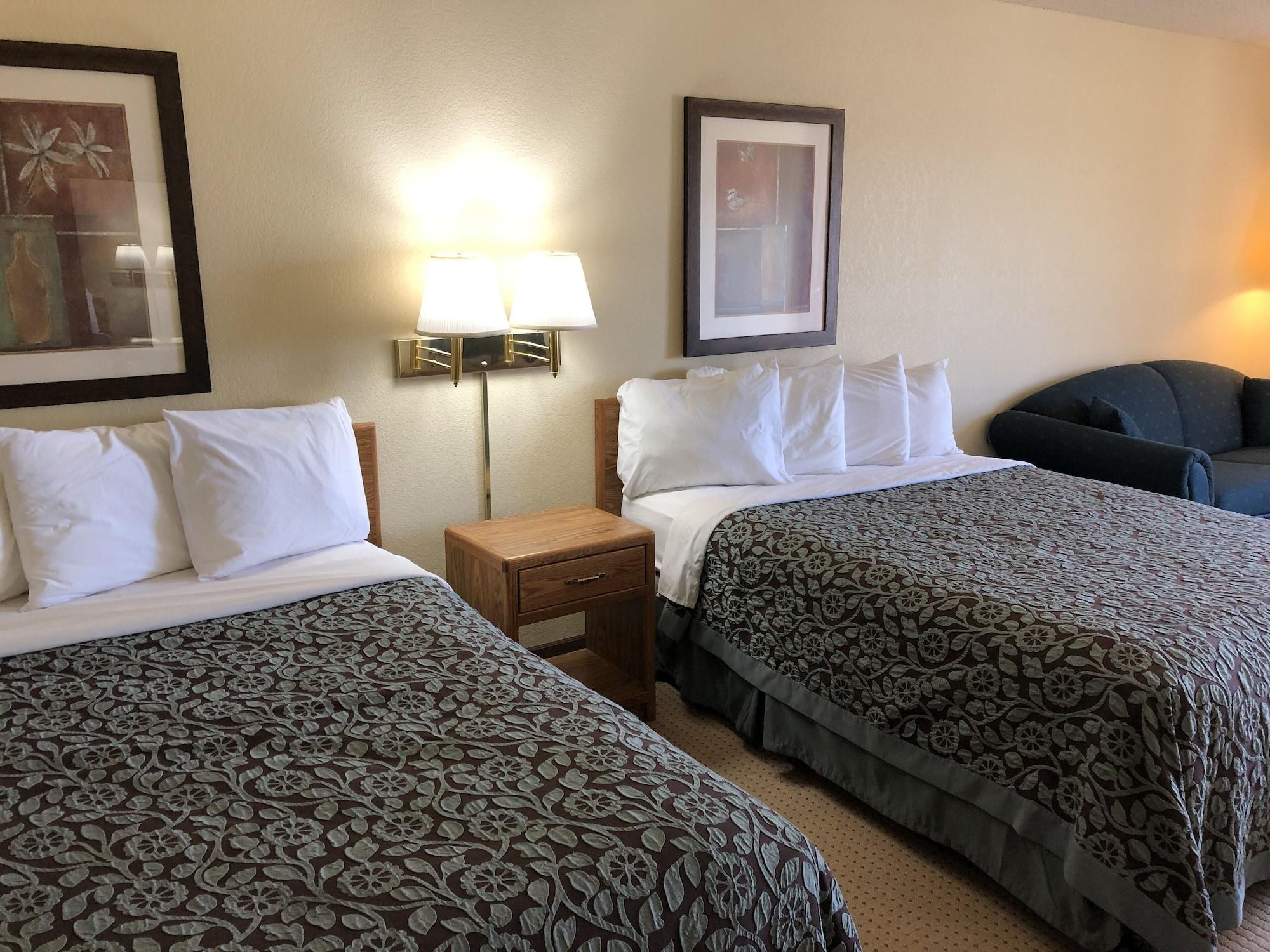 Days Inn By Wyndham Iron Mountain Extérieur photo