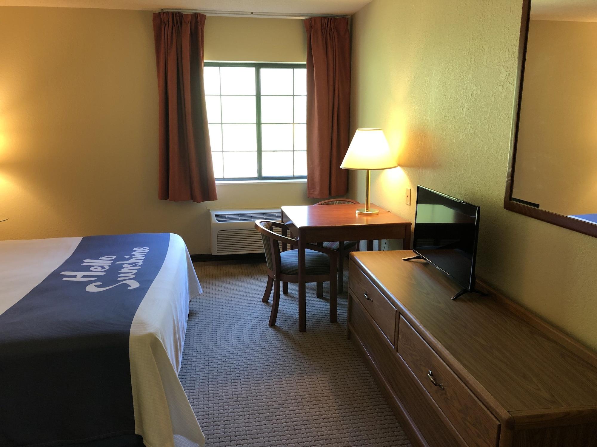 Days Inn By Wyndham Iron Mountain Extérieur photo