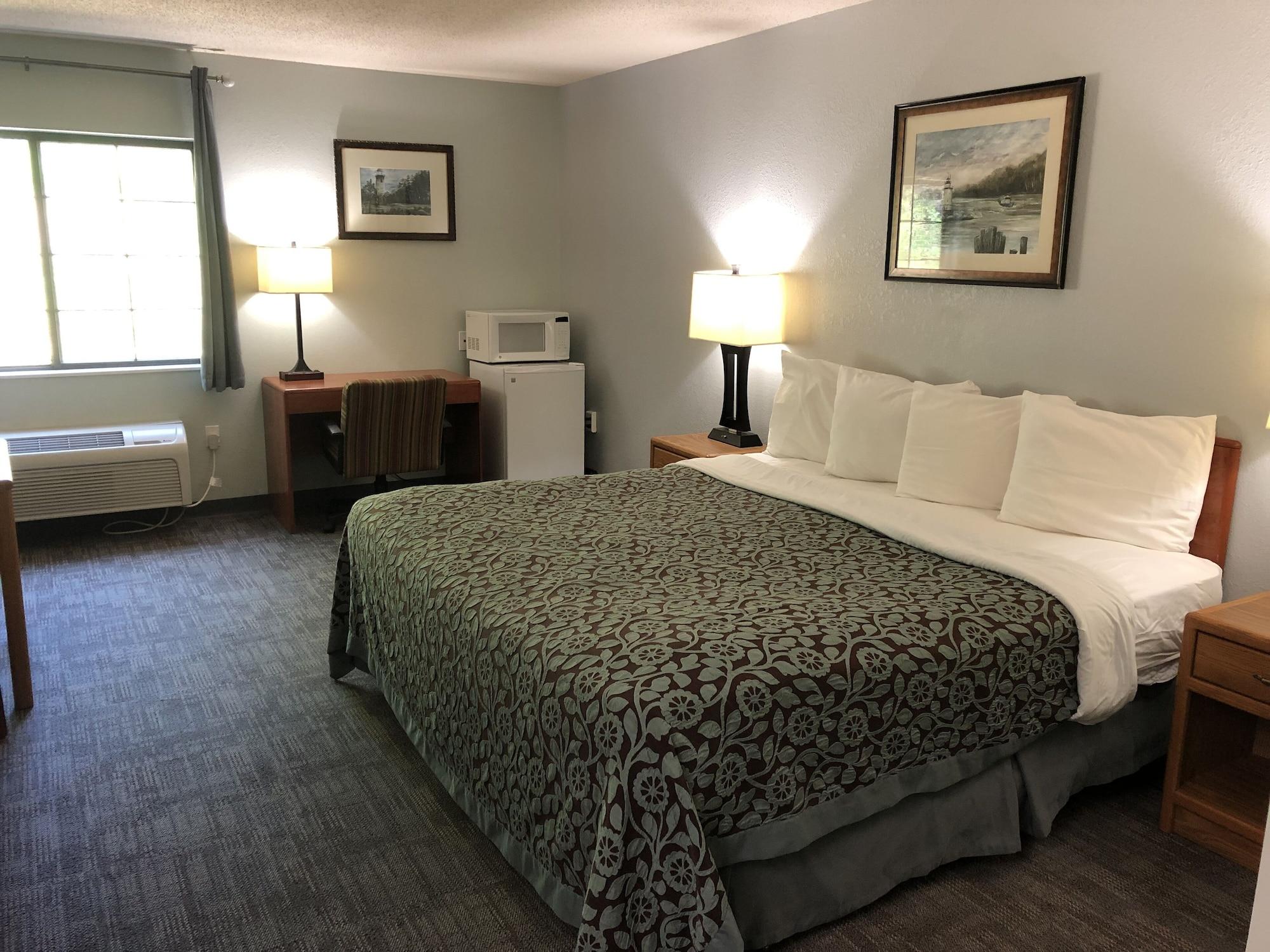 Days Inn By Wyndham Iron Mountain Extérieur photo