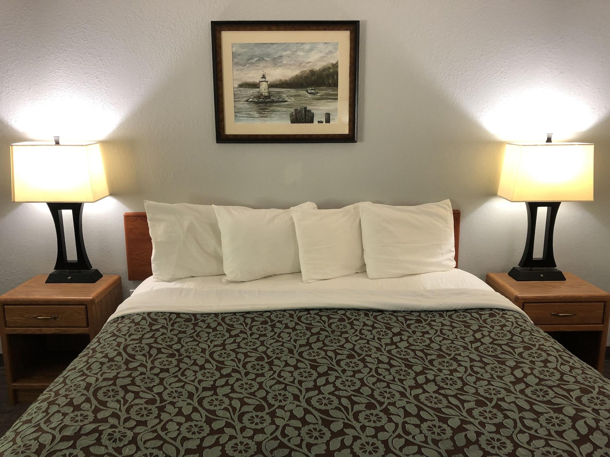 Days Inn By Wyndham Iron Mountain Extérieur photo