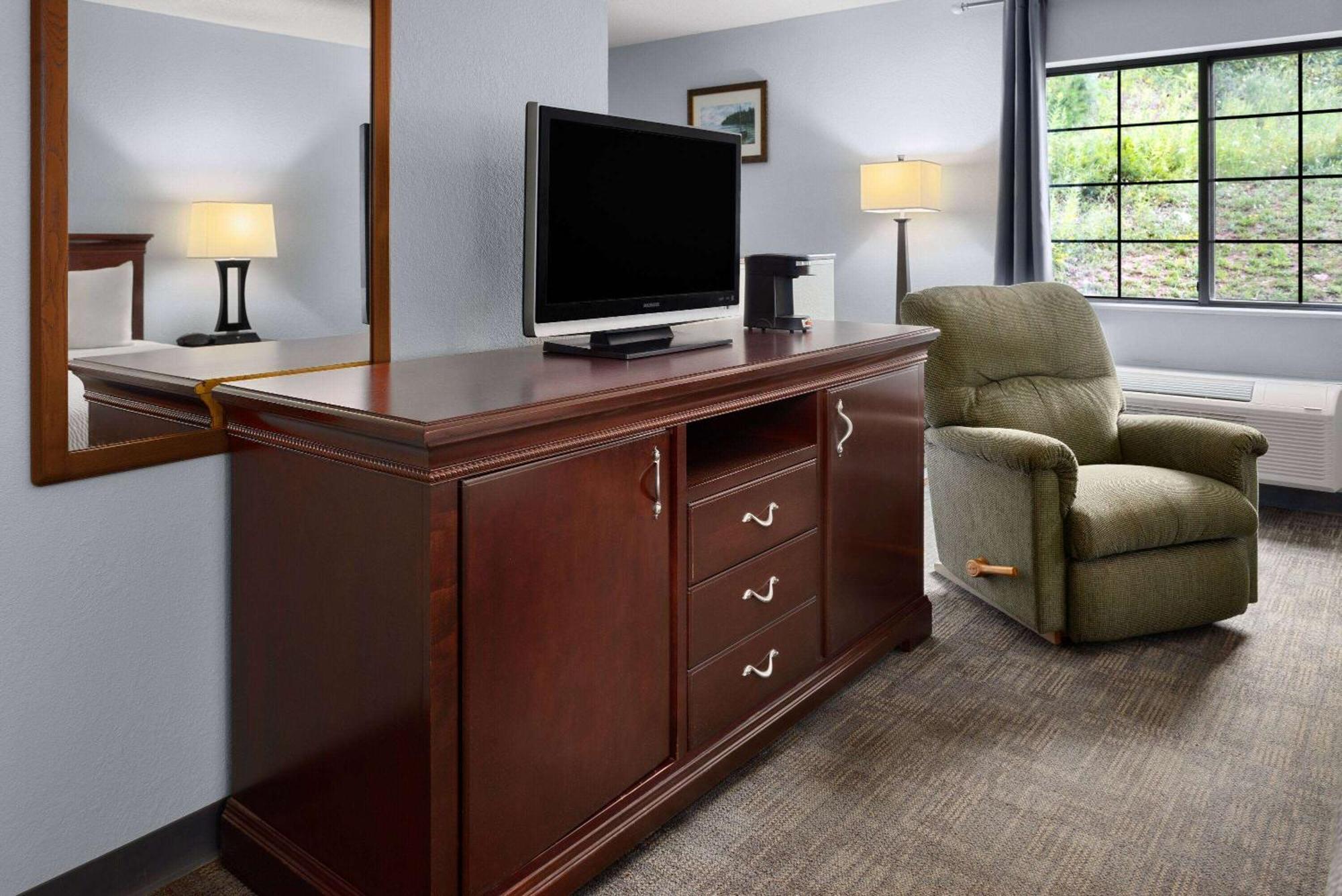 Days Inn By Wyndham Iron Mountain Extérieur photo