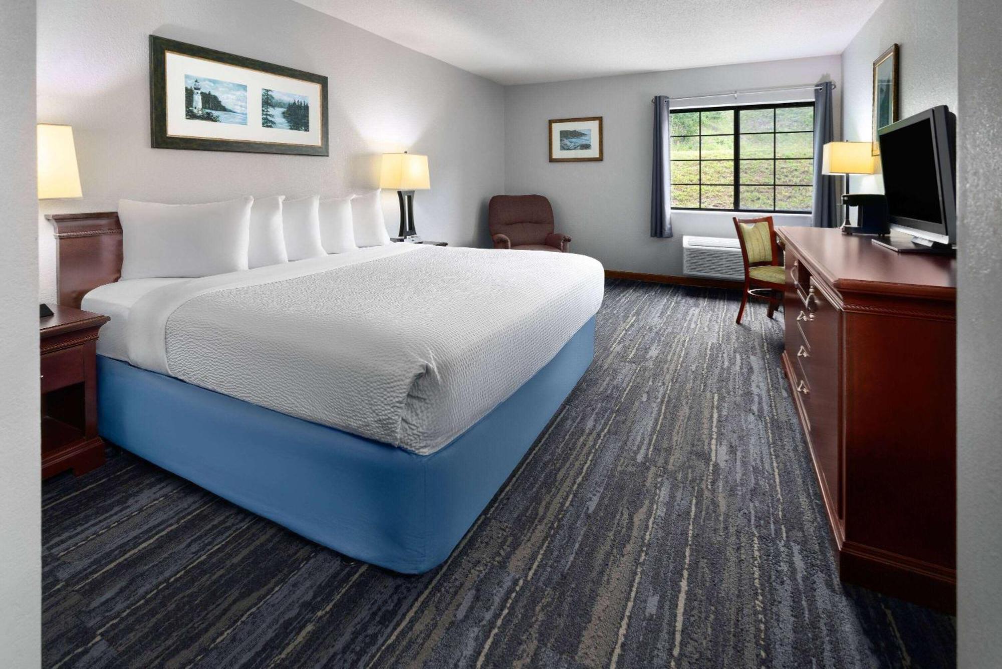 Days Inn By Wyndham Iron Mountain Extérieur photo