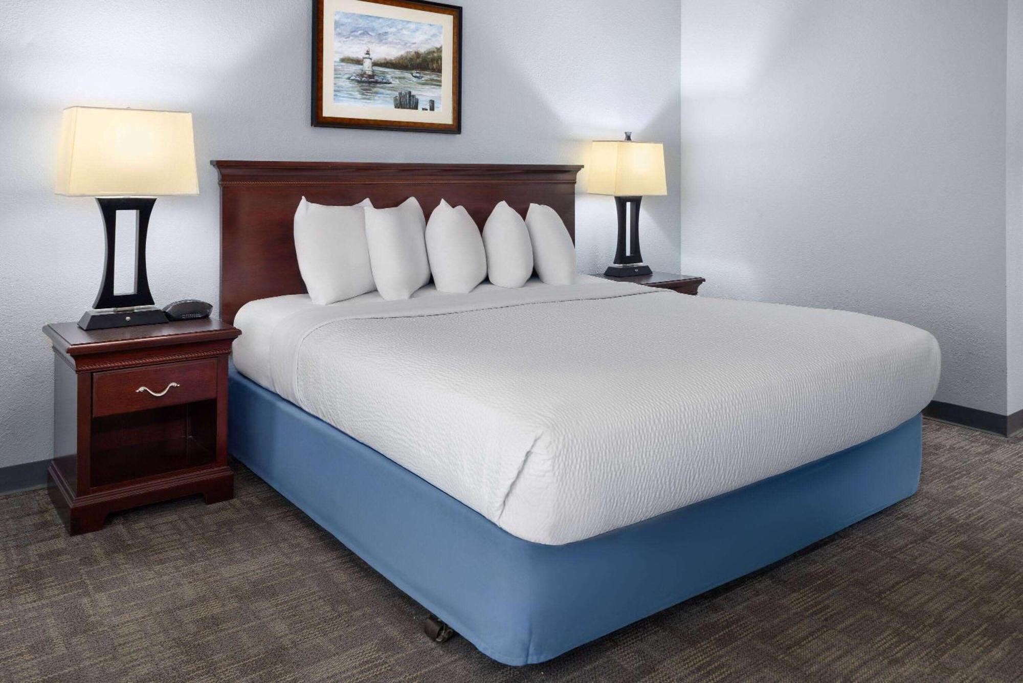 Days Inn By Wyndham Iron Mountain Extérieur photo