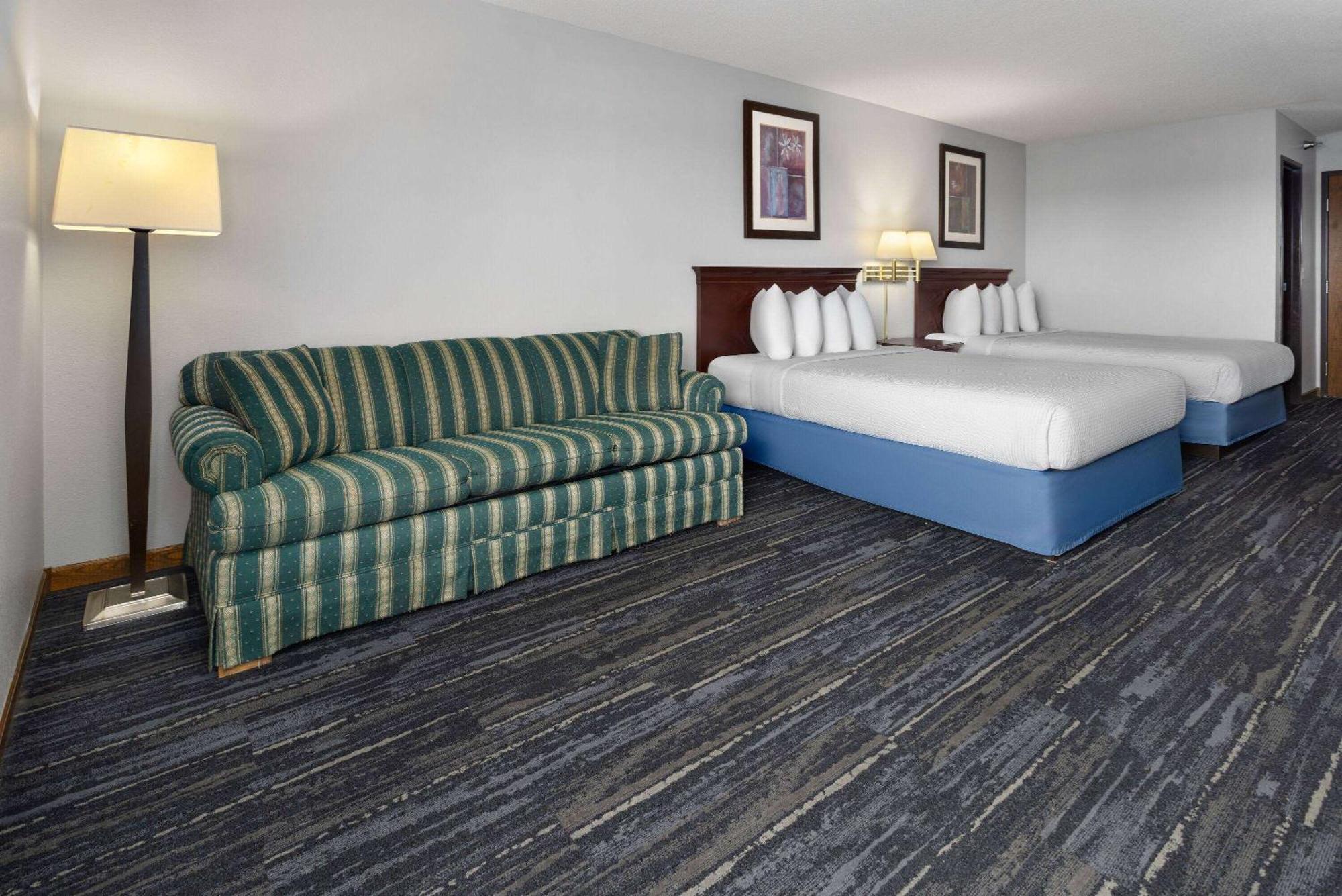 Days Inn By Wyndham Iron Mountain Extérieur photo