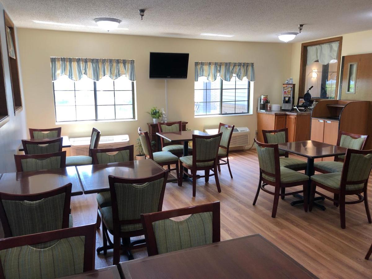 Days Inn By Wyndham Iron Mountain Extérieur photo